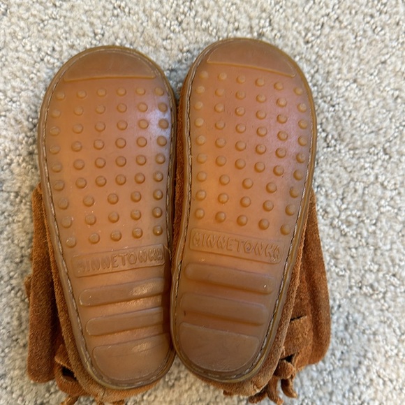 Minnetonka Moccasins - Picture 6 of 8